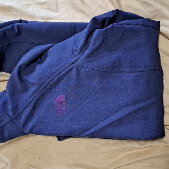 The North Face Jackets & Blazers - THE NORTHFACE ZIP UP SIZE MEDIUM JACKET